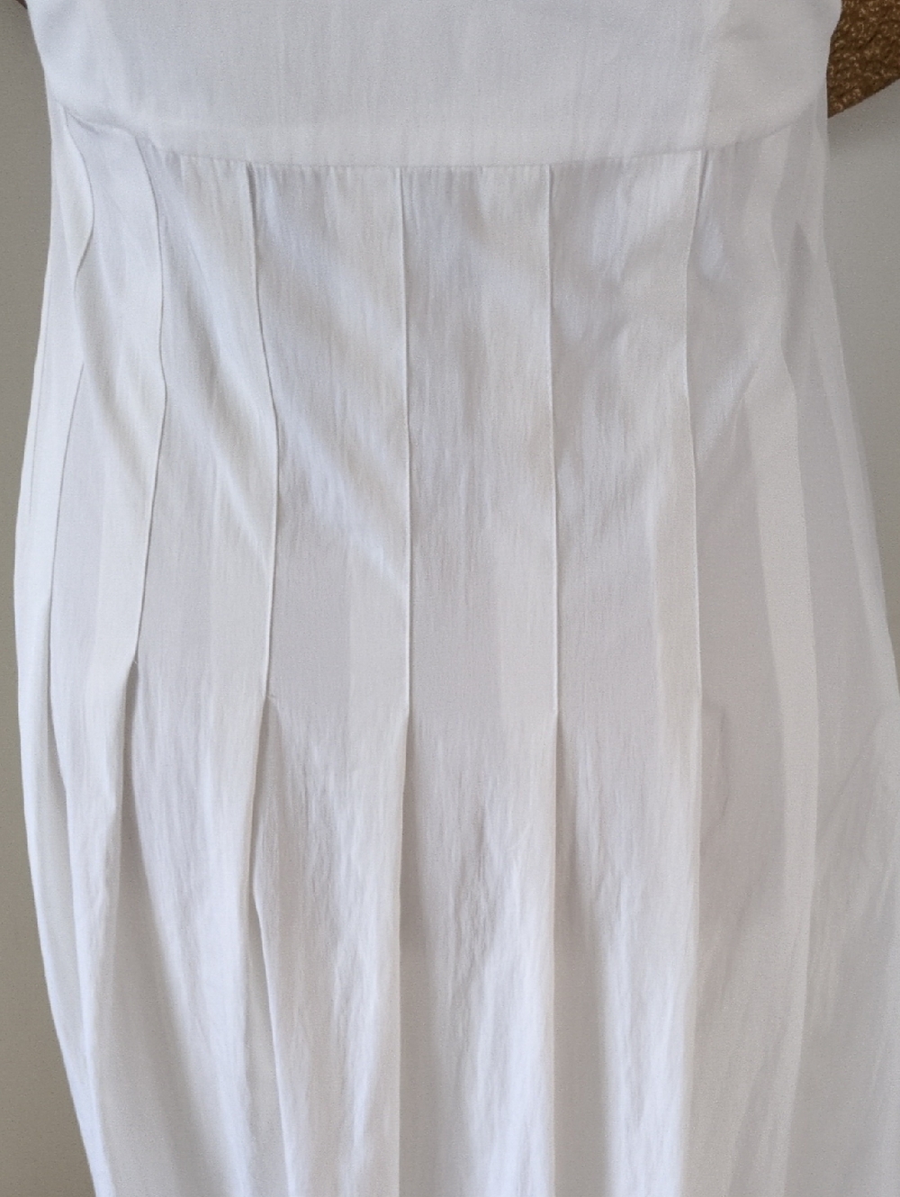 Elegant White Zara Spaghetti-Strap Maxi Dress - Picture 6 of 12